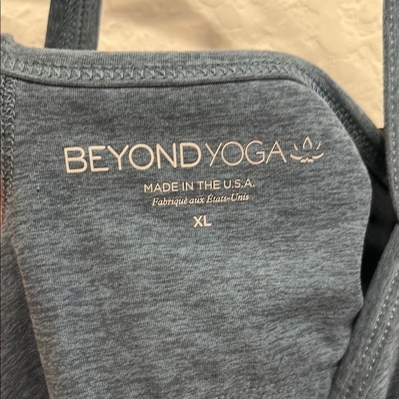 Beyond Yoga Spacedye Slim Racerback Cropped Tank in Washed Denim - Picture 2 of 9